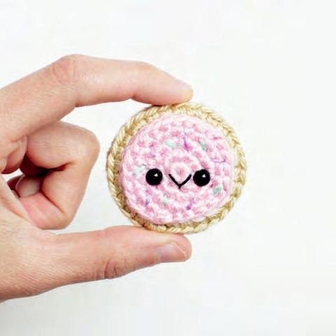 Chaveiro de amigurumi: bolacha