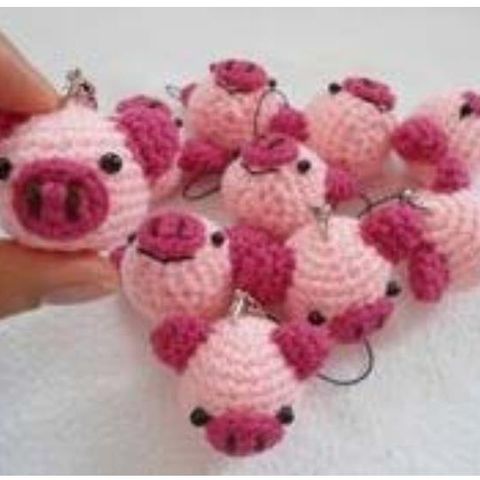 Chaveiro de amigurumi: porquinhos