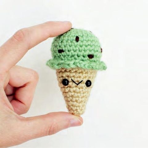 Chaveiro de amigurumi: sorvete